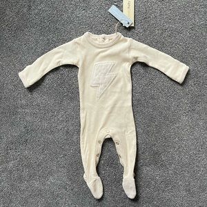L'oved BabyVelveteen Graphic Footie Beige. New w tags. Multiple sizes available